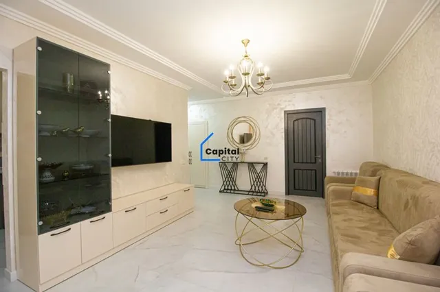 Купить 2-комнатную квартиру на улице Закяна, Центр, Ереван, 60 м², другая, с ремонтом